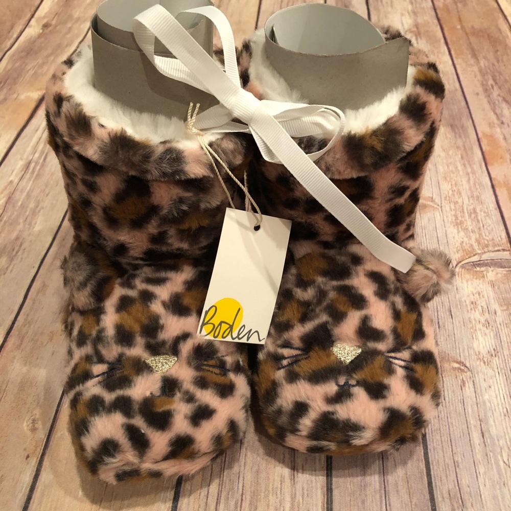 Mini Boden big cat slippers